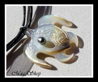 Tortue Moana Vagues Collier Nacre Reflets Clairs-Marrons & Perle Keishi de Tahiti MAG.SHOP