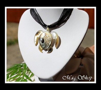 Tortue Moana  Vagues Collier Nacre Reflets Ocres & Perle Keishi de Tahiti MAG.SHOP