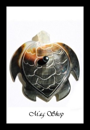 Tortue de Collection Vitrine Nacre & Perle de Tahiti MAG.SHOP