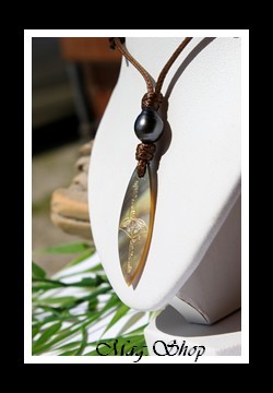 Tutea Collier Planche de Surf Raie Nacre & Perle de Tahiti Modèle 1 MAG.SHOP