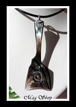 Pendentif yukulele argent