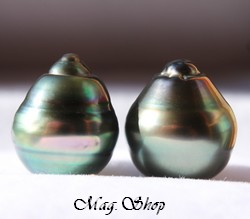 POE Vahimeo / 2 Perles Nues Semi-Baroques Cerclées Assorties de Tahiti 11mm/CC+ Verts Ailes de Mouche (photos contractuelles)