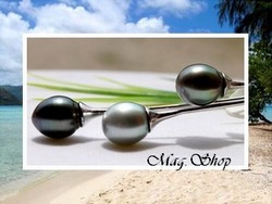 Silver Sea Collection / Collier Vaiaau / Pendentif Argent Rhodié 925 (4.60g) 3 Perles Semi-Baroques de Tahiti/AB / Cordons Noirs (photos non contractuelles)