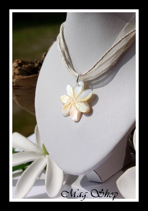 Vaianae Fleur de Tiaré Collier Nacre de Tahiti Modèle 17 MAG.SHOP