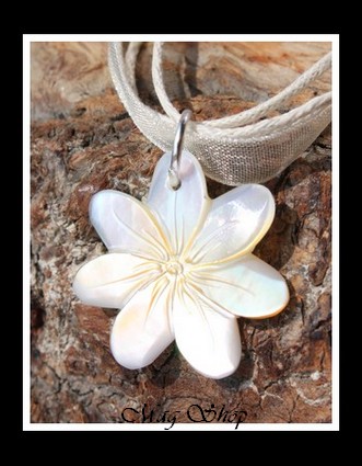 Vaianae Fleur de Tiaré Collier Nacre de Tahiti Modèle 17 MAG.SHOP