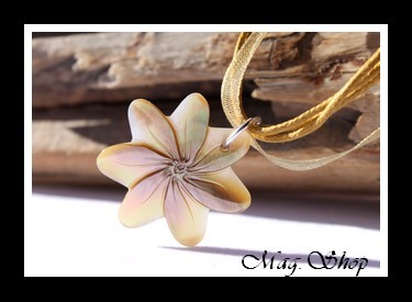 Vaianae Fleur de Tiaré Collier Nacre de Tahiti Modèle 5 MAG.SHOP