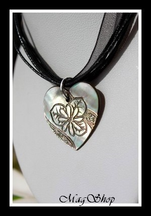 Vaiare Collier Coeur Marquisien Fleur de Tiaré Nacre de Tahiti Modèle 11  MAG.SHOP