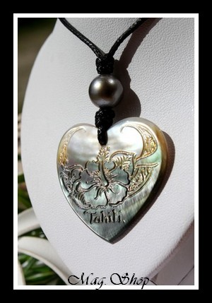 Vaiare Collier Lagon Coeur  Fleur Hibiscus Nacre Gravée Tahiti & Perle de Tahiti Modèle 2 MAG.SHOP