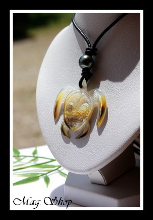 Vairao Collier Tortue Tiki Marquisienne Nacre & Perle de Tahiti Modèle 1 MAG.SHOP