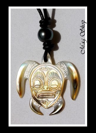 Vairao Collier Tortue Tiki Marquisienne Nacre & Perle de Tahiti Modèle 1 MAG.SHOP TAHITI