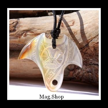 Vairoa Tiki Collier Raie Nacre de Tahiti Modèle 2 MAG.SHOP