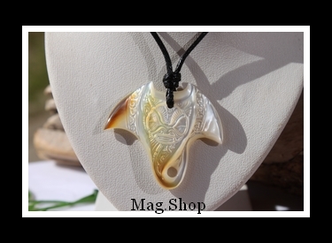 Vairoa Tiki Collier Raie Nacre de Tahiti Modèle 2 MAG.SHOP