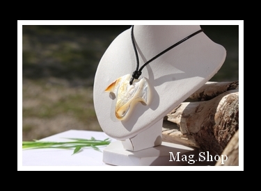 Vairoa Tiki Collier Raie Nacre de Tahiti Modèle 2 MAG.SHOP