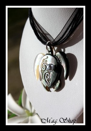 Vanihei Collier Tortue Archipels Vagues Nacre & Perle Keishi de Tahiti Modèle 7 MAG.SHOP